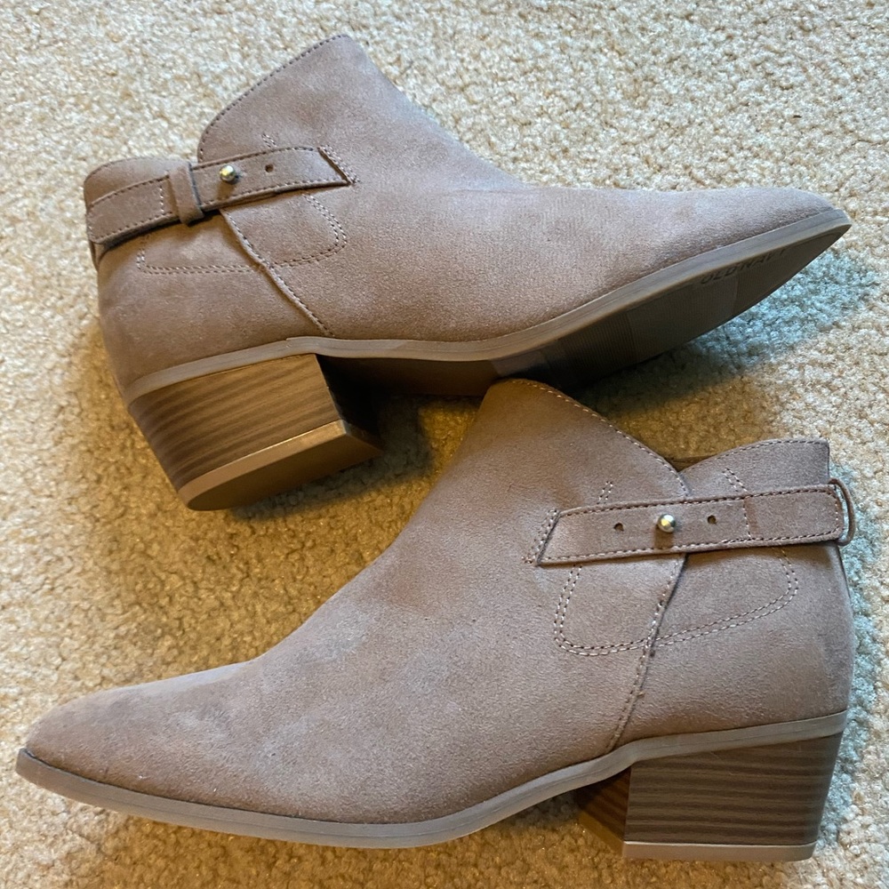 Old Navy Womens Size 9 Light Brown Booties